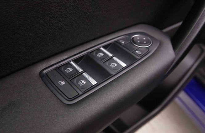 RENAULT_RENAULT_CAPTUR_2550851_19.jpg RENAULT_RENAULT_CAPTUR_2550851_19.jpg