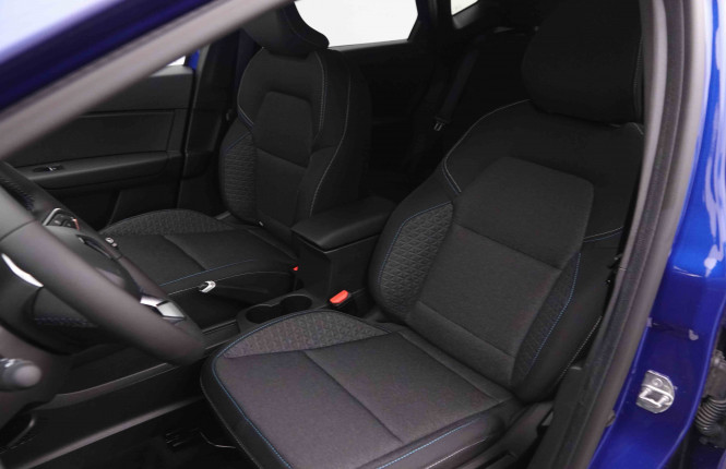 RENAULT_RENAULT_CAPTUR_2550851_6.jpg RENAULT_RENAULT_CAPTUR_2550851_6.jpg