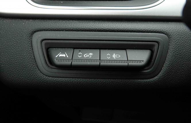 RENAULT_RENAULT_CAPTUR_2654297_19.jpg