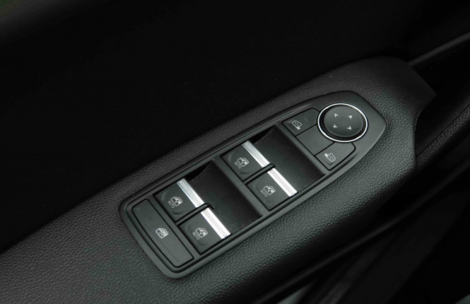 RENAULT_RENAULT_CAPTUR_2654297_20.jpg
