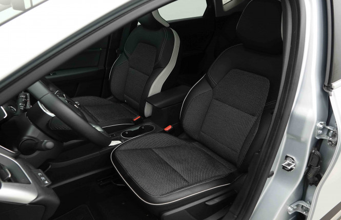 RENAULT_RENAULT_CAPTUR_2654297_6.jpg