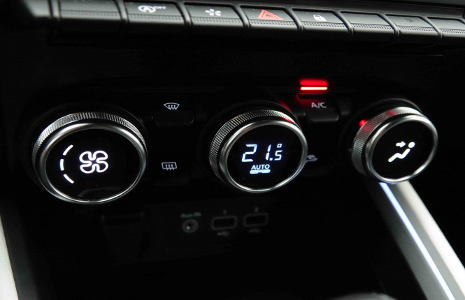 RENAULT_RENAULT_CLIO_2654440_12.jpg