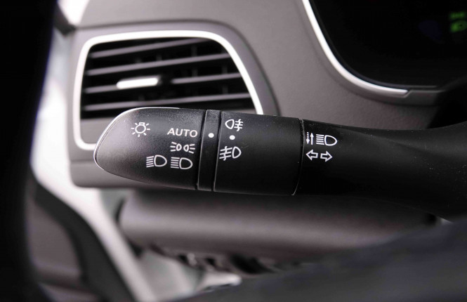 RENAULT_RENAULT_MEGANE_2547497_16.jpg