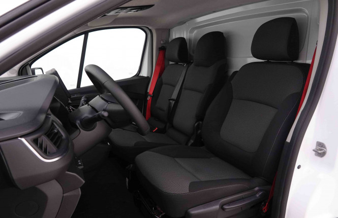 RENAULT_RENAULT_TRAFIC_2549079_35.jpg