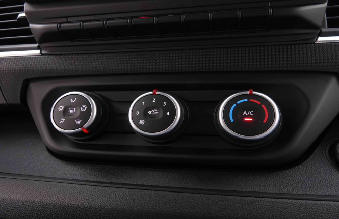 RENAULT_RENAULT_TRAFIC_2549079_41.jpg
