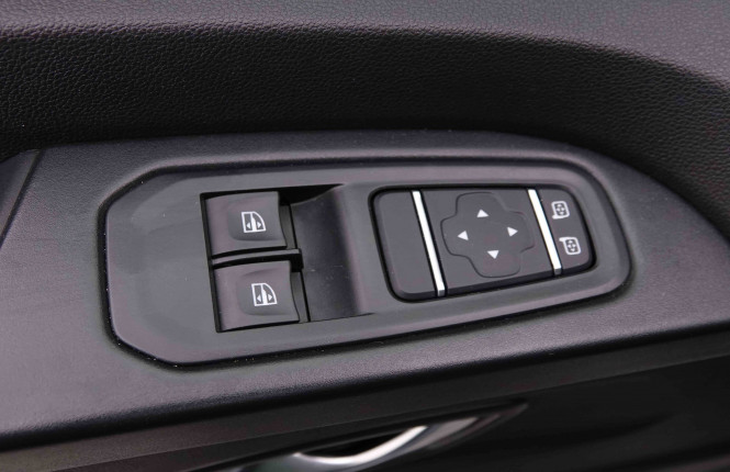 RENAULT_RENAULT_TRAFIC_2549079_47.jpg