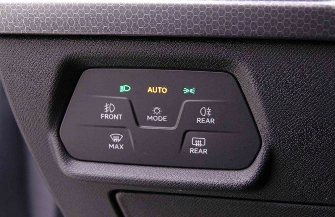 SEAT_SEAT_LEON_2547764_34.jpg