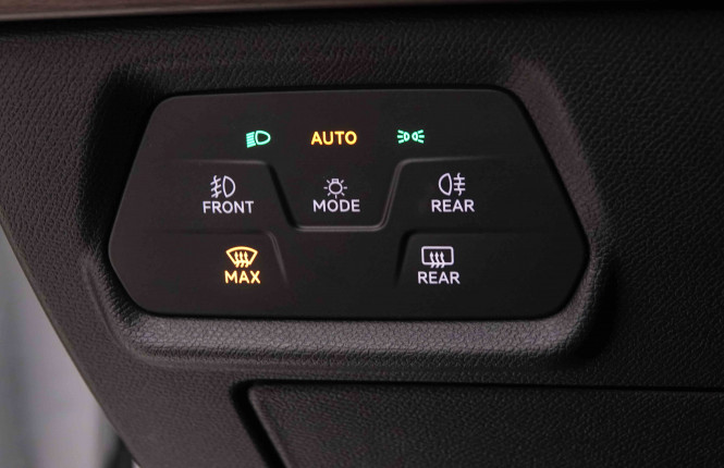 SEAT_SEAT_LEON_2550878_9.jpg SEAT_SEAT_LEON_2550878_9.jpg