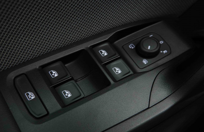 SEAT_SEAT_LEON_2654442_18.jpg