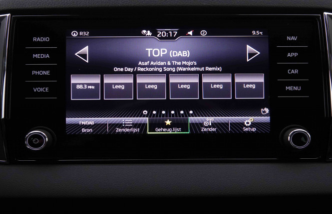 SKODA_SKODA_KAROQ_2446112_12.jpg