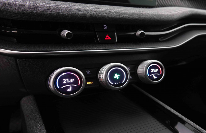 SKODA_SKODA_SUPERB_2550855_40.jpg SKODA_SKODA_SUPERB_2550855_40.jpg