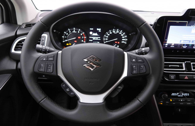 SUZUKI_SUZUKI_SX4SCROSS_2549085_8.jpg
