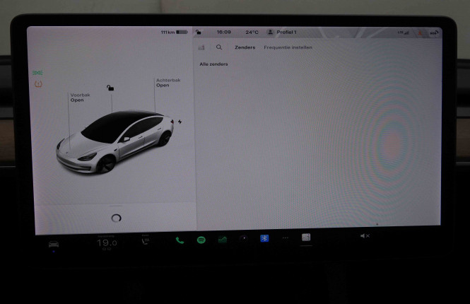 TESLA_TESLA_MODEL 3_2549436_12.jpg