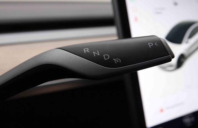 TESLA_TESLA_MODEL 3_2549436_18.jpg