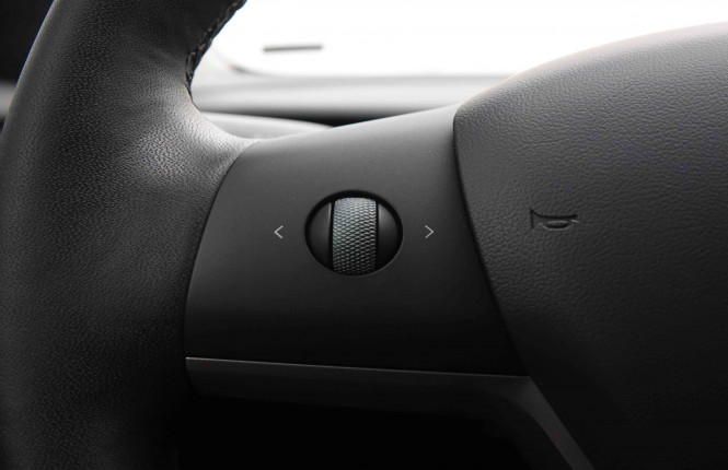 TESLA_TESLA_MODEL 3_2549436_19.jpg