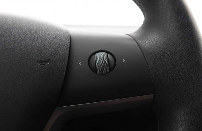 TESLA_TESLA_MODEL 3_2549436_20.jpg