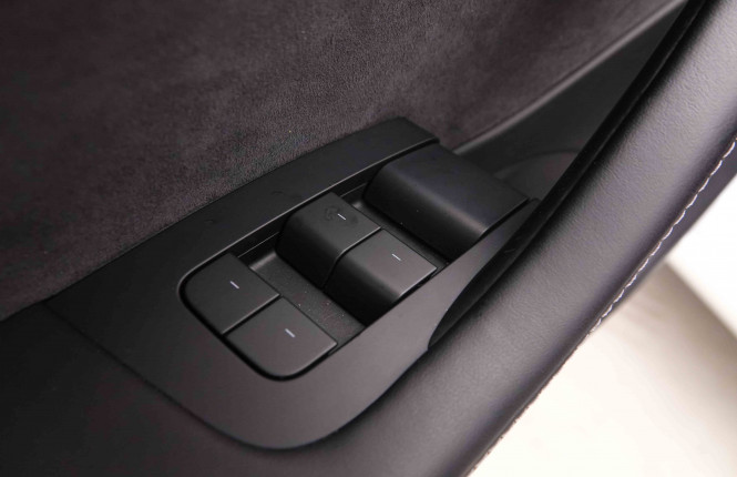TESLA_TESLA_MODEL 3_2549436_21.jpg