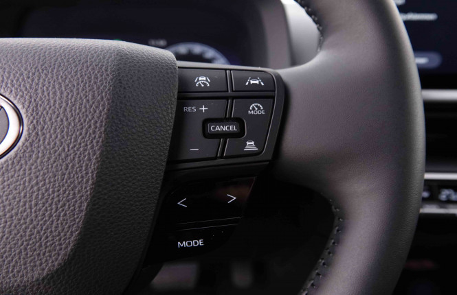 TOYOTA_TOYOTA_C_HR_2547868_18.jpg