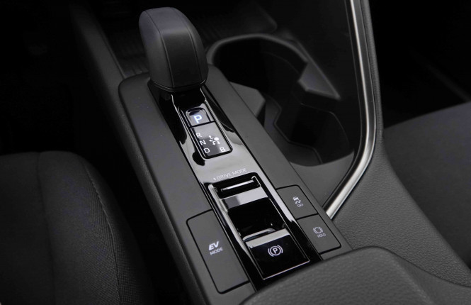 TOYOTA_TOYOTA_C_HR_2550784_12.jpg