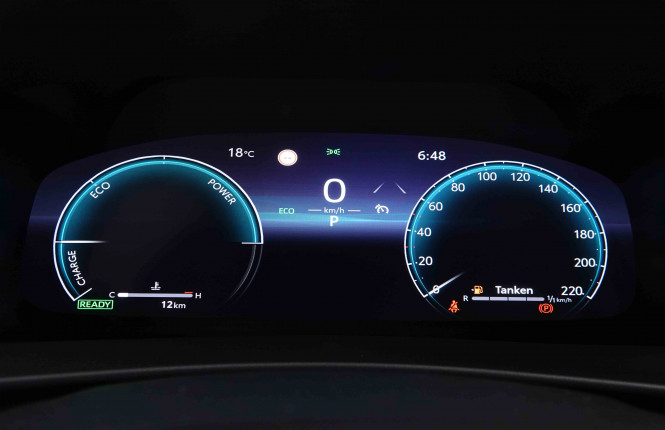 TOYOTA_TOYOTA_C_HR_2550784_13.jpg