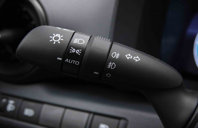 TOYOTA_TOYOTA_C_HR_2550784_14.jpg