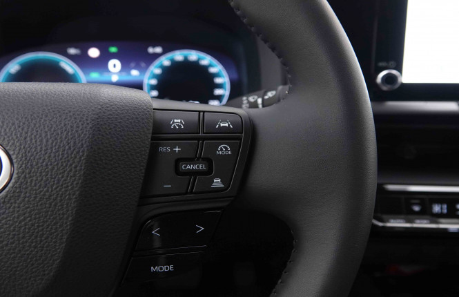 TOYOTA_TOYOTA_C_HR_2550784_17.jpg