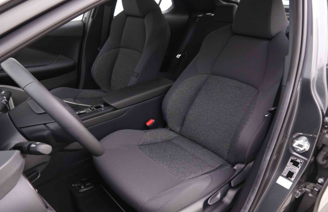 TOYOTA_TOYOTA_C_HR_2550784_6.jpg
