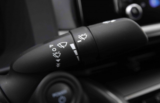 TOYOTA_TOYOTA_C_HR_2550786_15.jpg