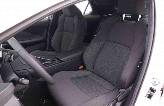 TOYOTA_TOYOTA_C_HR_2550786_6.jpg