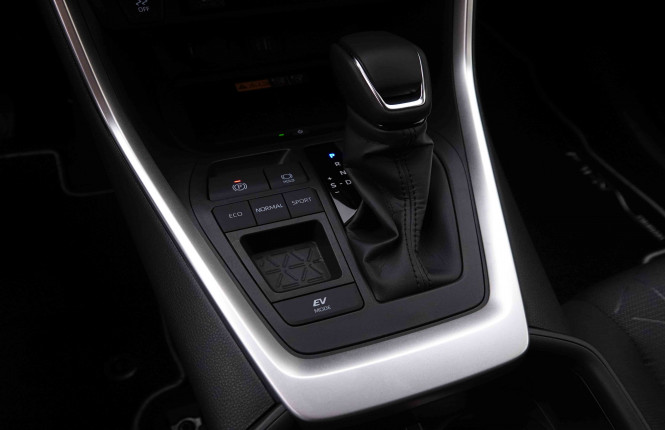 TOYOTA_TOYOTA_RAV4_2547926_14.jpg