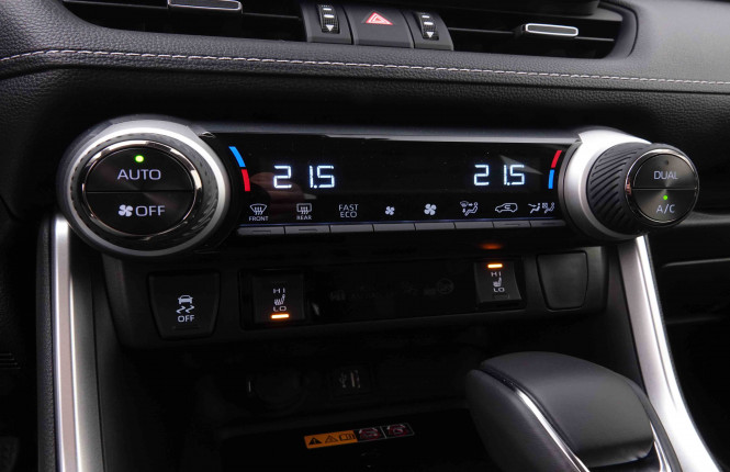 TOYOTA_TOYOTA_RAV4_2547927_13.jpg