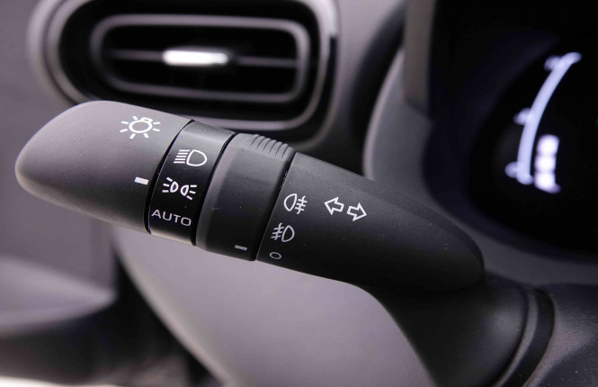 TOYOTA_TOYOTA_YARISCROSS_2549052_14.jpg