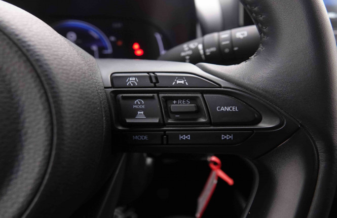 TOYOTA_TOYOTA_YARIS_2550920_17.jpg TOYOTA_TOYOTA_YARIS_2550920_17.jpg