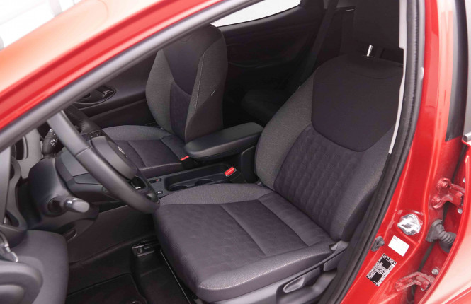 TOYOTA_TOYOTA_YARIS_2550920_6.jpg TOYOTA_TOYOTA_YARIS_2550920_6.jpg