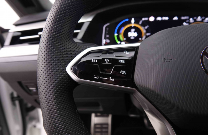 VOLKSWAGEN_VOLKSWAGEN_ARTEON_2548329_19.jpg