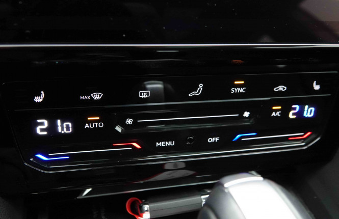 VOLKSWAGEN_VOLKSWAGEN_ARTEON_2653536_14.jpg