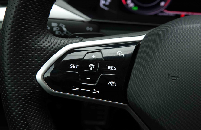 VOLKSWAGEN_VOLKSWAGEN_ARTEON_2653536_18.jpg