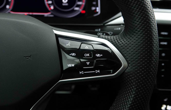 VOLKSWAGEN_VOLKSWAGEN_ARTEON_2653536_19.jpg