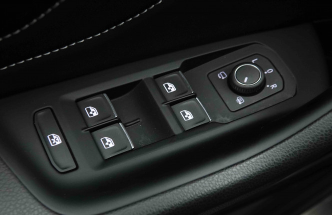 VOLKSWAGEN_VOLKSWAGEN_ARTEON_2653536_21.jpg