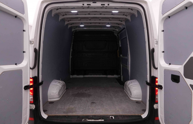 VOLKSWAGEN_VOLKSWAGEN_CRAFTER_2549000_5.jpg