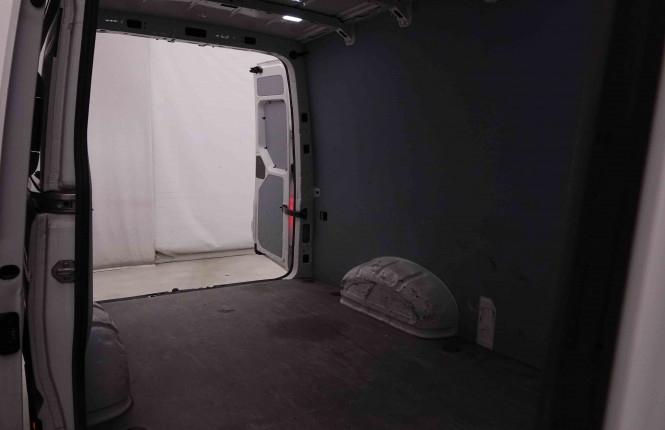 VOLKSWAGEN_VOLKSWAGEN_CRAFTER_2549000_6.jpg