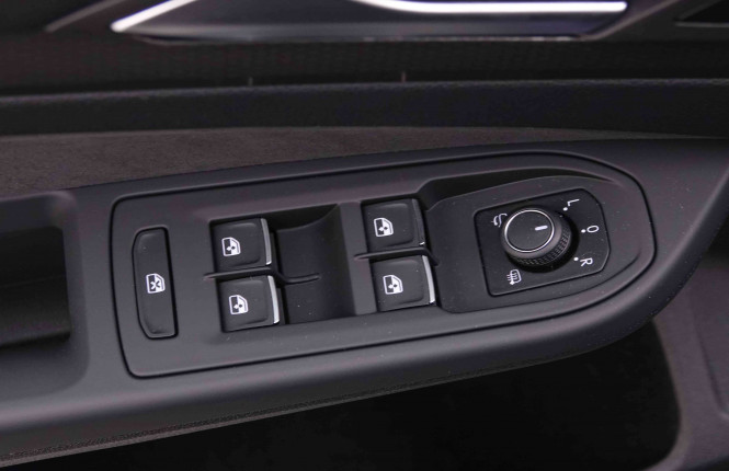VOLKSWAGEN_VOLKSWAGEN_GOLF GTI_2547499_26.jpg