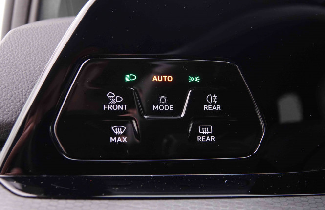 VOLKSWAGEN_VOLKSWAGEN_GOLF GTI_2548118_11.jpg