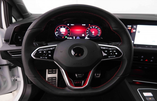 VOLKSWAGEN_VOLKSWAGEN_GOLF GTI_2548118_12.jpg