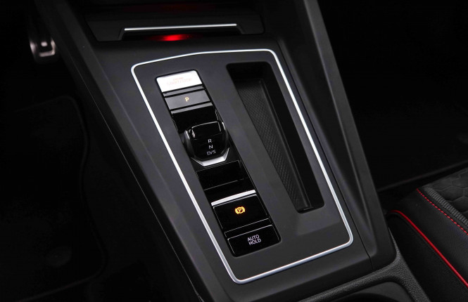 VOLKSWAGEN_VOLKSWAGEN_GOLF GTI_2548118_19.jpg