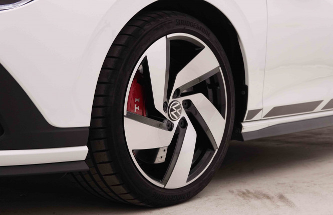 VOLKSWAGEN_VOLKSWAGEN_GOLF GTI_2548118_25.jpg