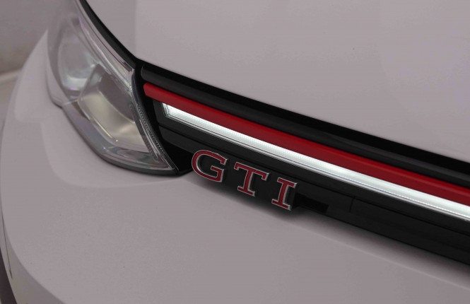 VOLKSWAGEN_VOLKSWAGEN_GOLF GTI_2548118_8.jpg