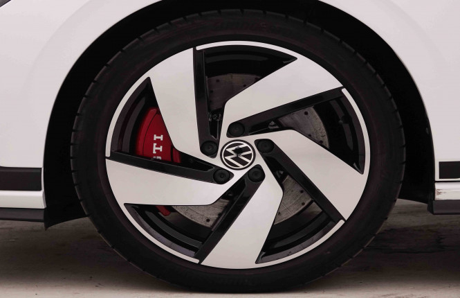 VOLKSWAGEN_VOLKSWAGEN_GOLF GTI_2548119_25.jpg
