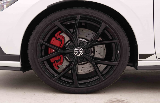 VOLKSWAGEN_VOLKSWAGEN_GOLF GTI_2548410_19.jpg
