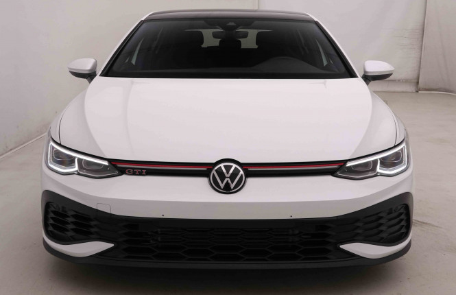 VOLKSWAGEN_VOLKSWAGEN_GOLF GTI_2548410_23.jpg